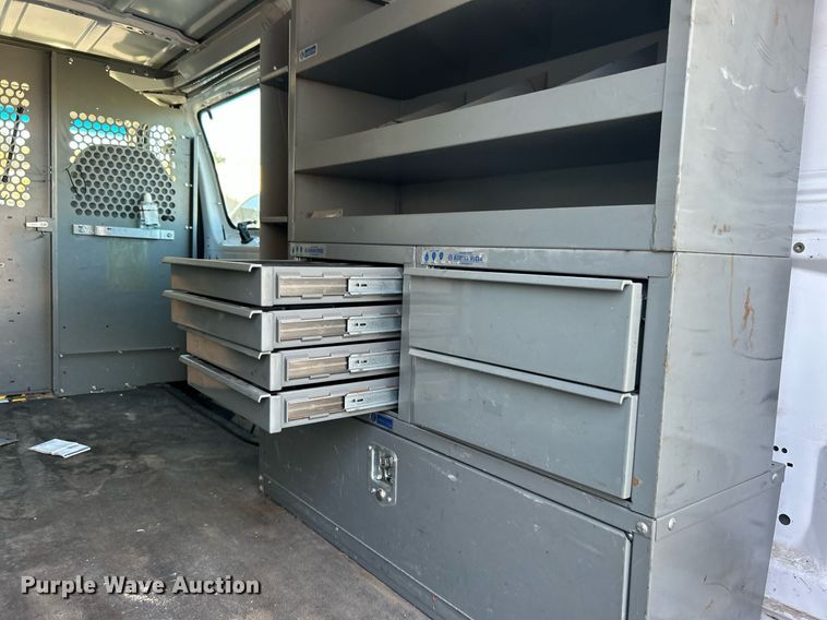 image for item OM9027 2008 Ford E350 Super Duty  van