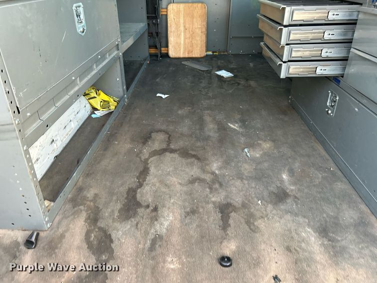 image for item OM9027 2008 Ford E350 Super Duty  van