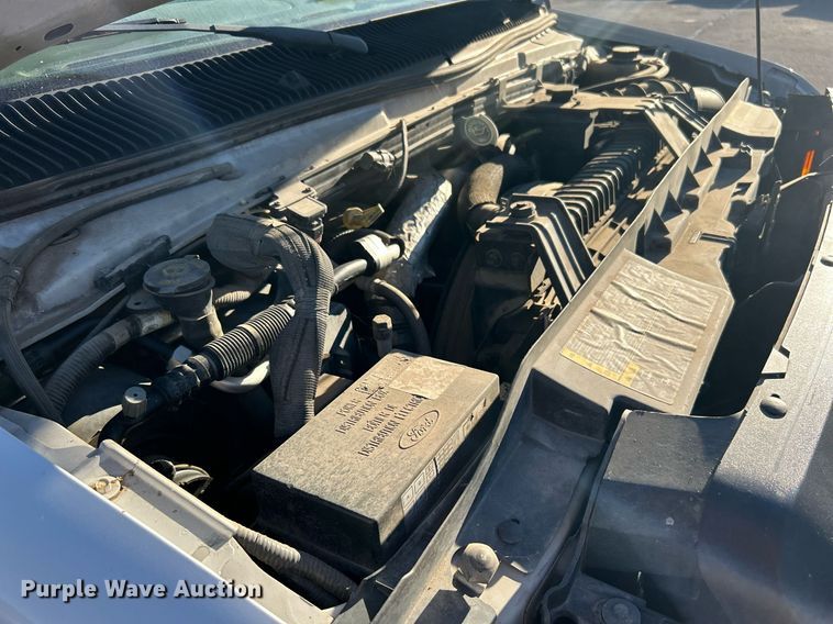 image for item OM9027 2008 Ford E350 Super Duty  van