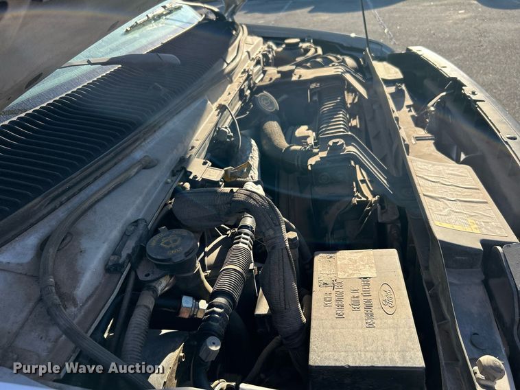image for item OM9027 2008 Ford E350 Super Duty  van