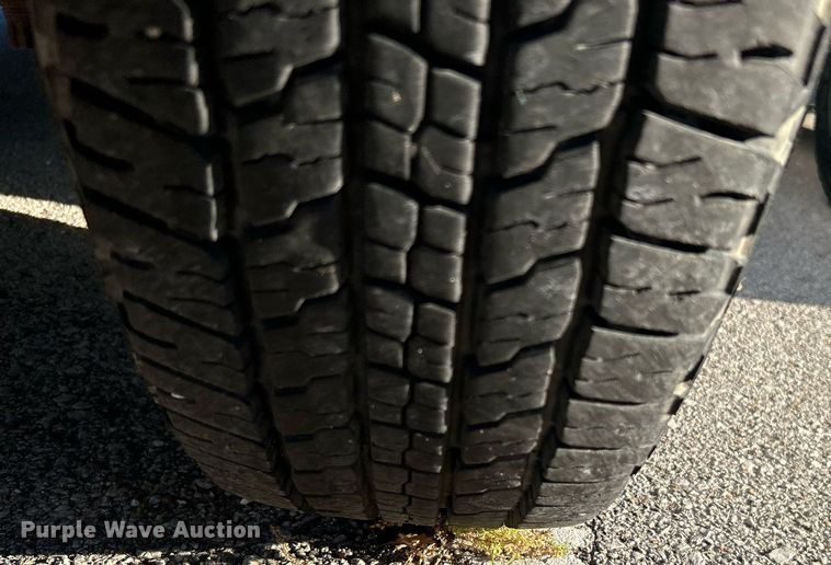 image for item OM9027 2008 Ford E350 Super Duty  van