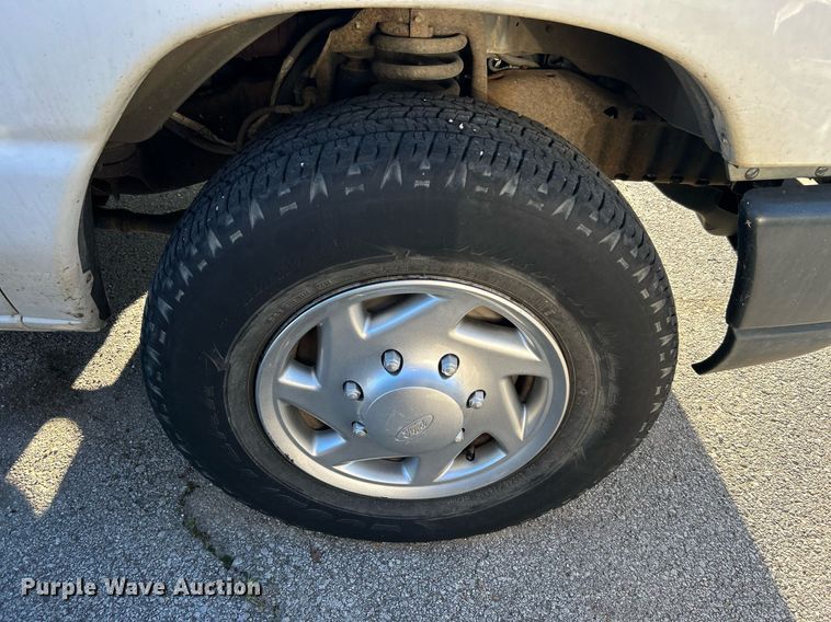 image for item OM9027 2008 Ford E350 Super Duty  van
