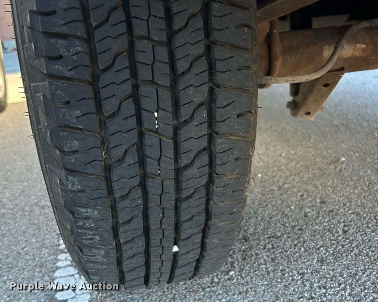 image for item OM9027 2008 Ford E350 Super Duty  van