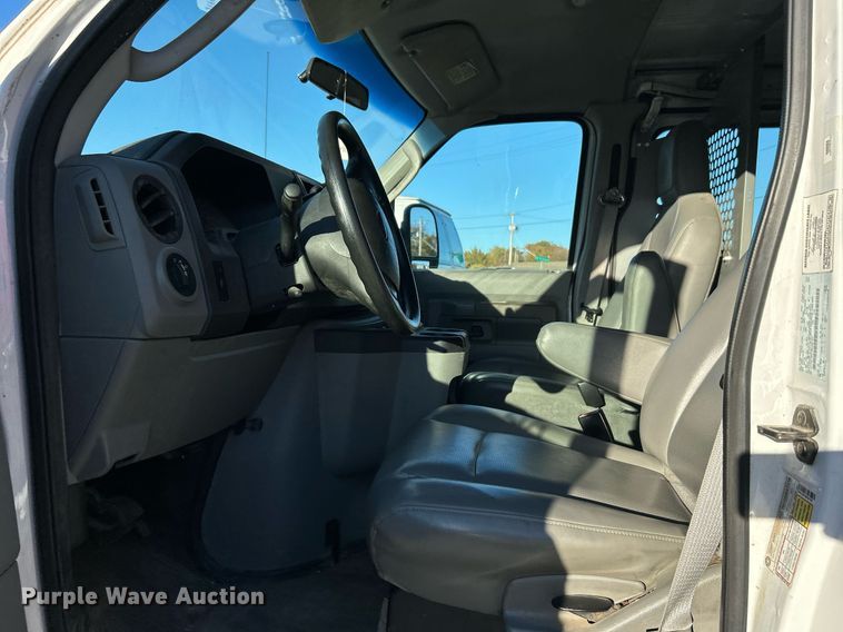 image for item OM9028 2009 Ford E150  van