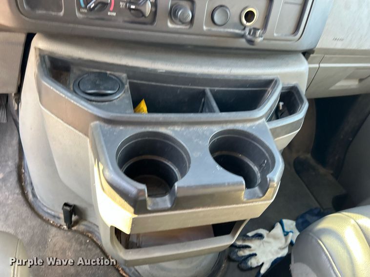 image for item OM9028 2009 Ford E150  van