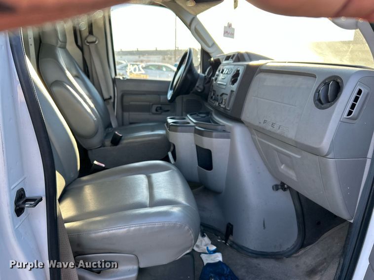 image for item OM9028 2009 Ford E150  van