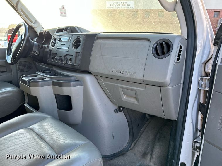 image for item OM9028 2009 Ford E150  van