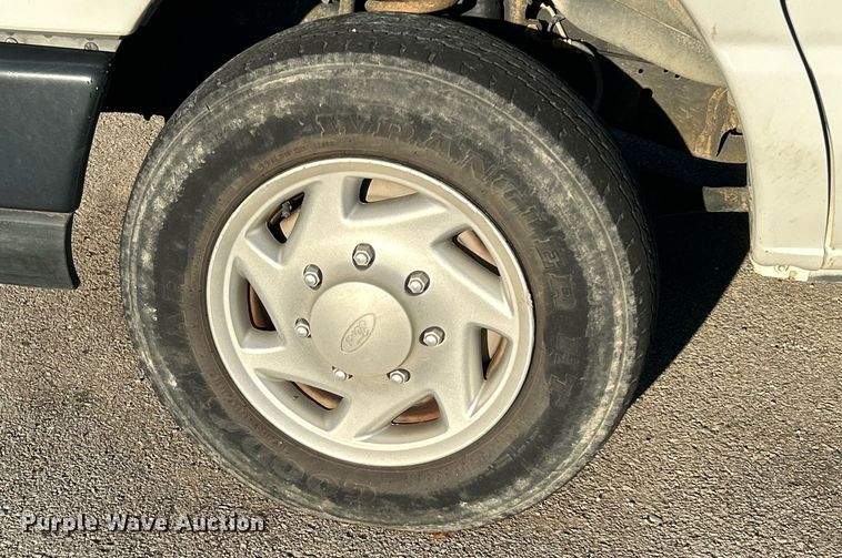 image for item OM9028 2009 Ford E150  van