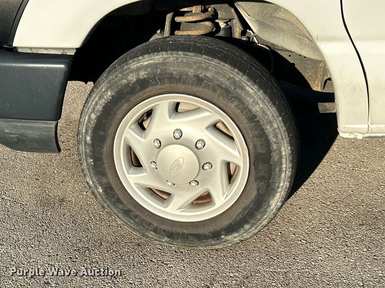 image for item OM9028 2009 Ford E150  van