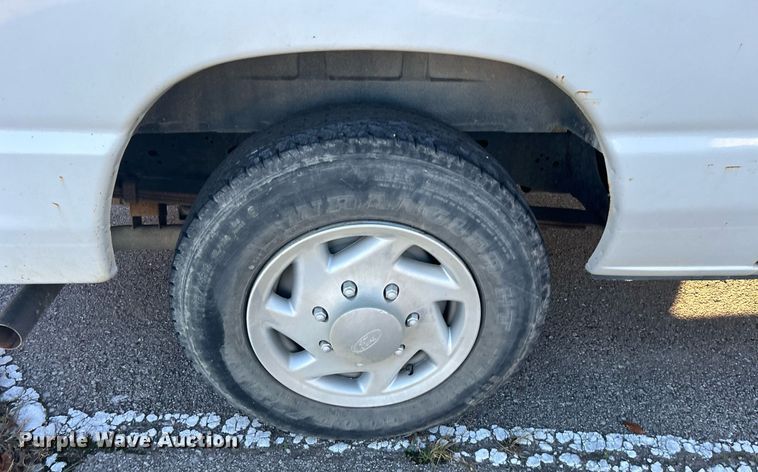 image for item OM9028 2009 Ford E150  van