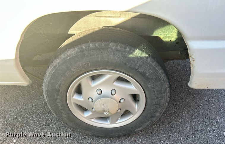 image for item OM9028 2009 Ford E150  van