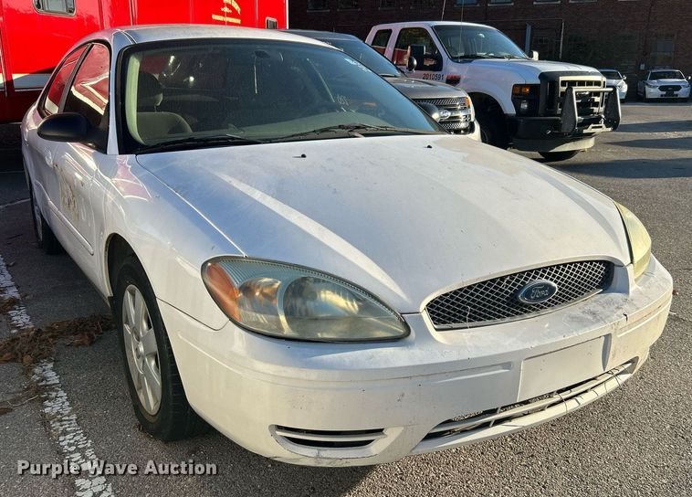 image for item OM9029 2004 Ford Taurus