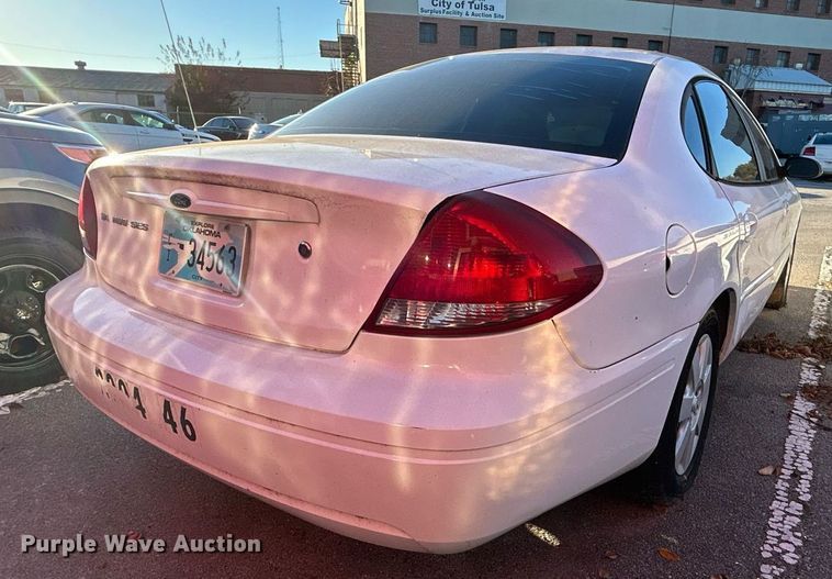 image for item OM9029 2004 Ford Taurus