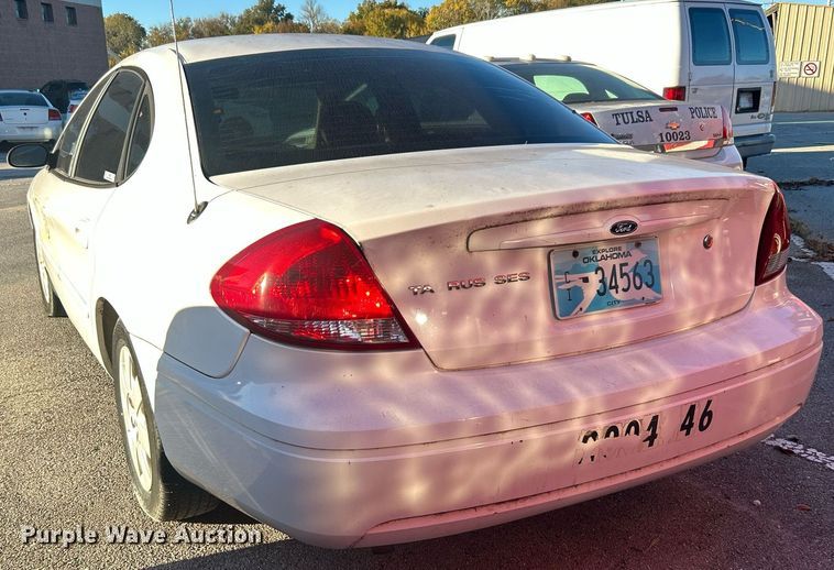 image for item OM9029 2004 Ford Taurus