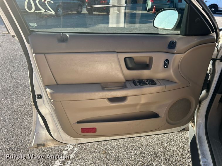 image for item OM9029 2004 Ford Taurus