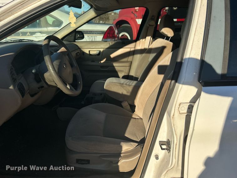 image for item OM9029 2004 Ford Taurus