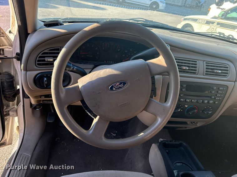 image for item OM9029 2004 Ford Taurus