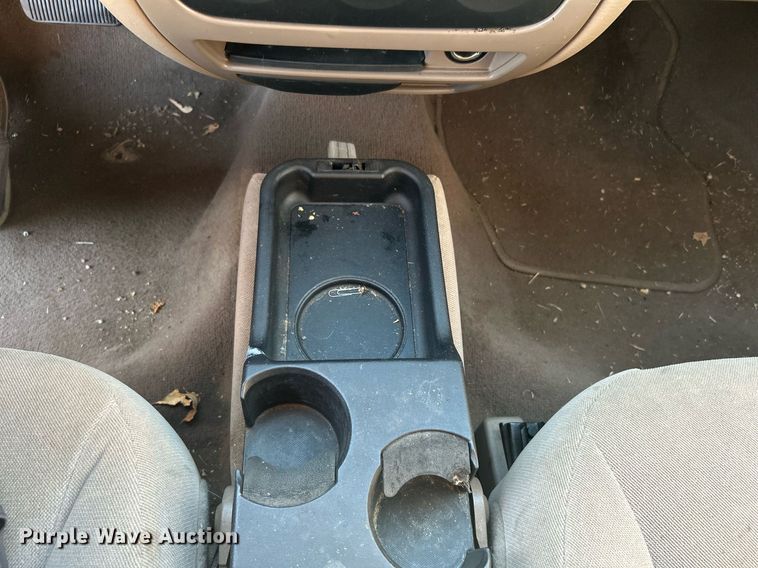 image for item OM9029 2004 Ford Taurus