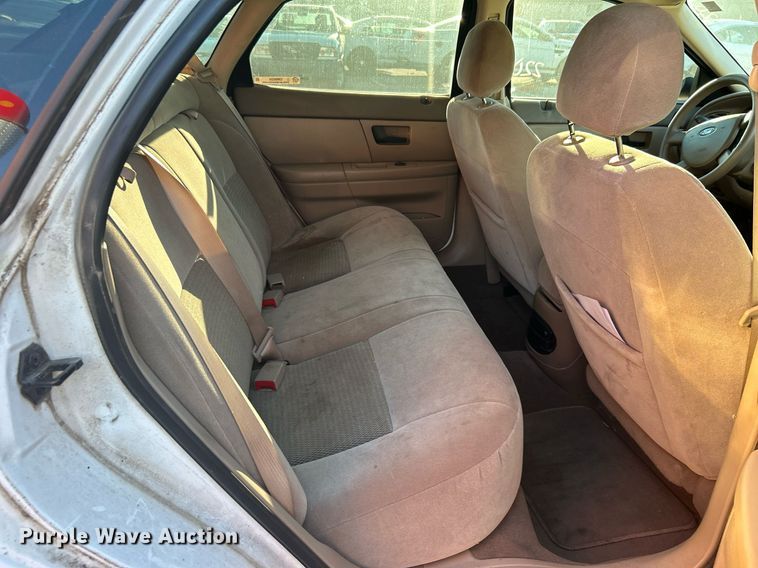 image for item OM9029 2004 Ford Taurus