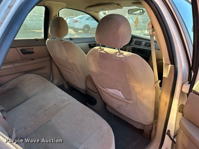 image for item OM9029 2004 Ford Taurus