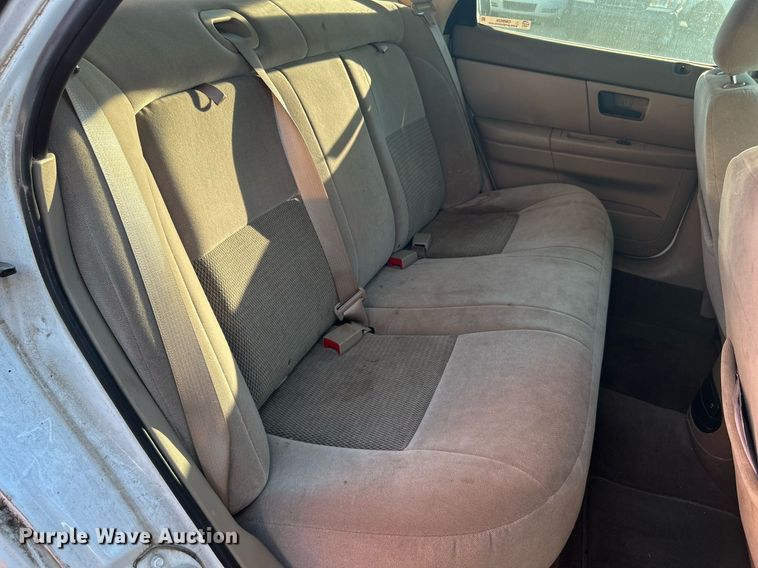 image for item OM9029 2004 Ford Taurus