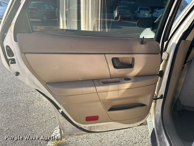 image for item OM9029 2004 Ford Taurus