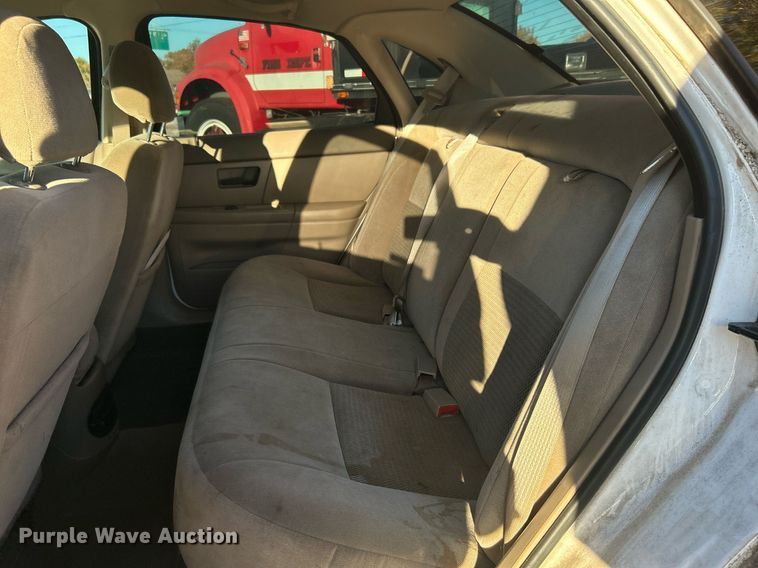 image for item OM9029 2004 Ford Taurus