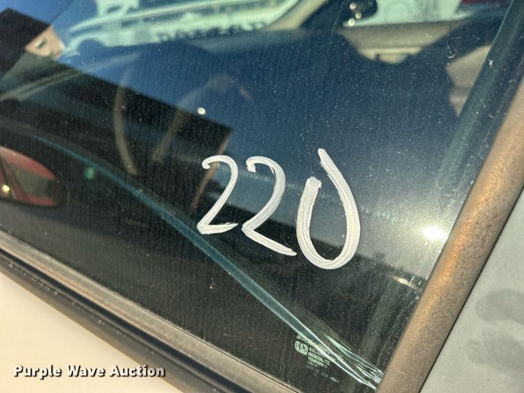 image for item OM9029 2004 Ford Taurus