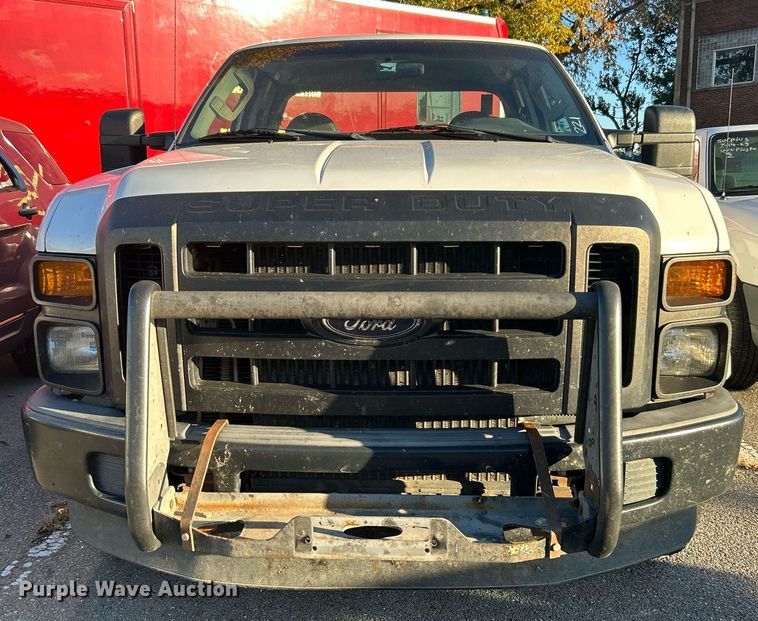 image for item OM9031 2010 Ford F250 Super Duty  SuperCab pickup truck