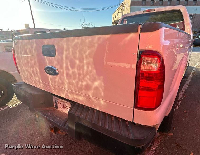 image for item OM9031 2010 Ford F250 Super Duty  SuperCab pickup truck