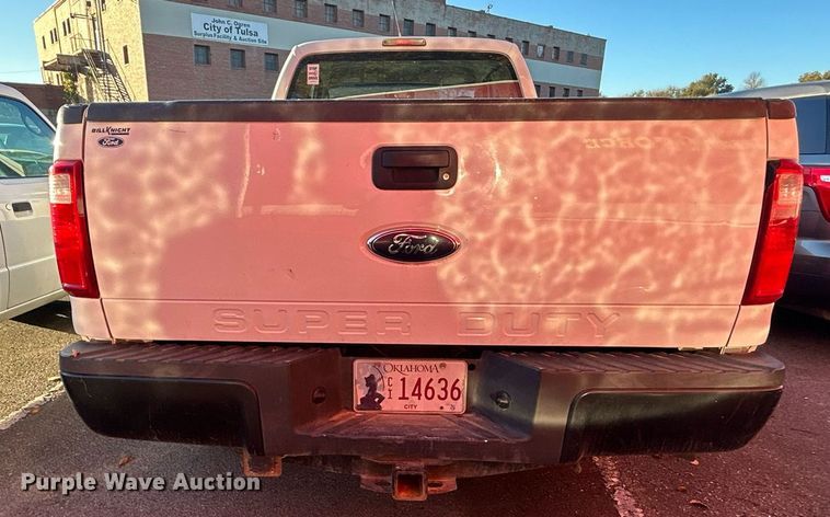 image for item OM9031 2010 Ford F250 Super Duty  SuperCab pickup truck