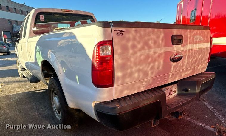 image for item OM9031 2010 Ford F250 Super Duty  SuperCab pickup truck
