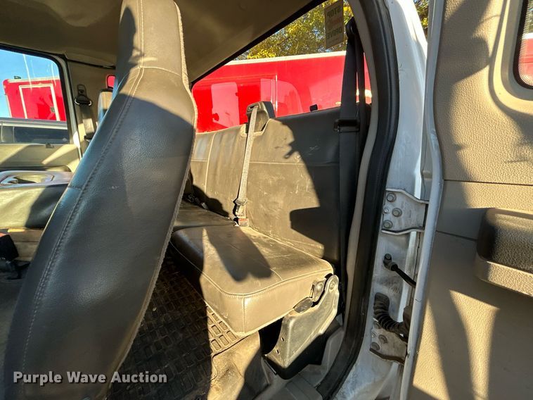 image for item OM9031 2010 Ford F250 Super Duty  SuperCab pickup truck