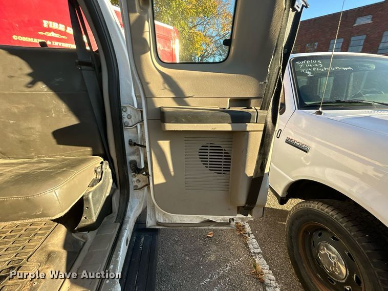 image for item OM9031 2010 Ford F250 Super Duty  SuperCab pickup truck