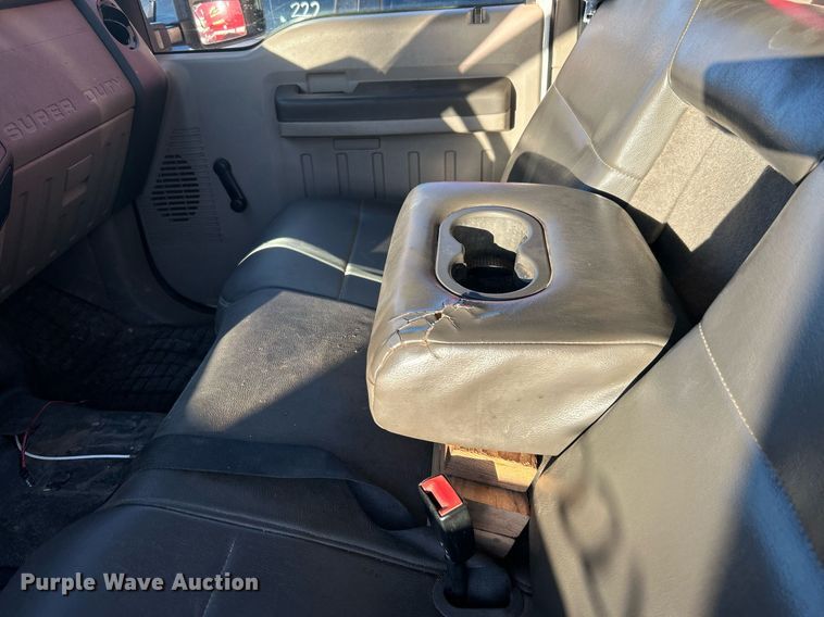 image for item OM9031 2010 Ford F250 Super Duty  SuperCab pickup truck