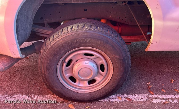 image for item OM9031 2010 Ford F250 Super Duty  SuperCab pickup truck