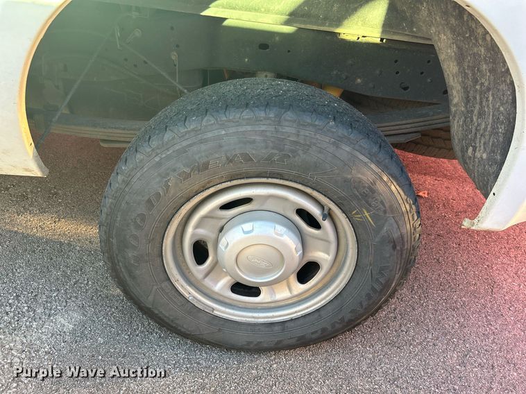 image for item OM9031 2010 Ford F250 Super Duty  SuperCab pickup truck