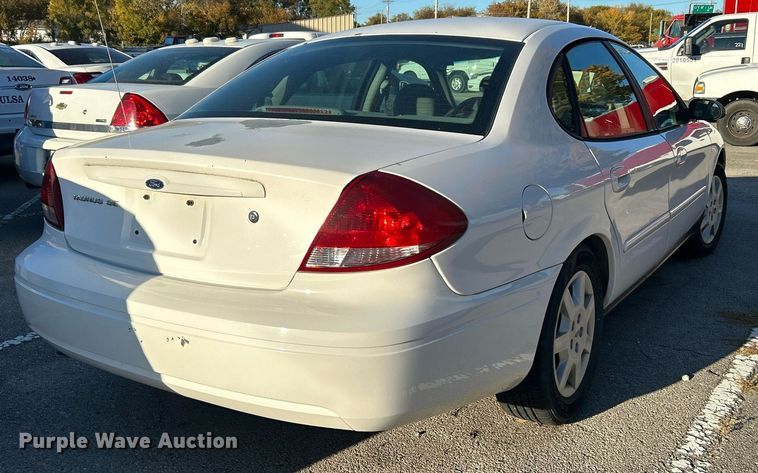 image for item OM9032 2006 Ford Taurus