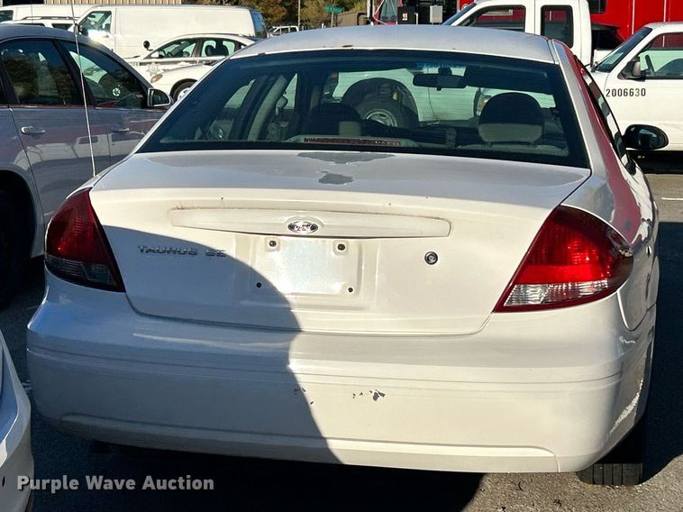 image for item OM9032 2006 Ford Taurus