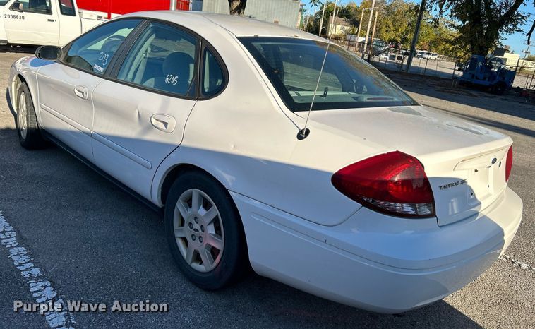 image for item OM9032 2006 Ford Taurus
