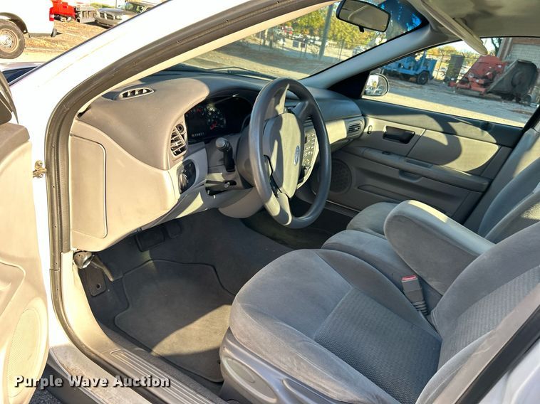 image for item OM9032 2006 Ford Taurus