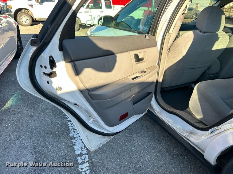 image for item OM9032 2006 Ford Taurus