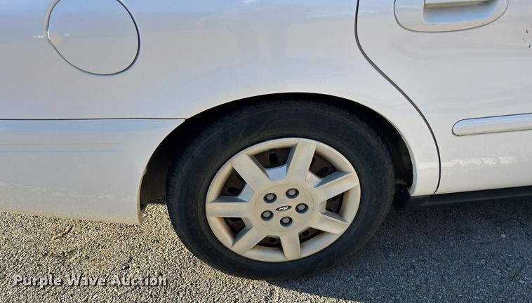 image for item OM9032 2006 Ford Taurus