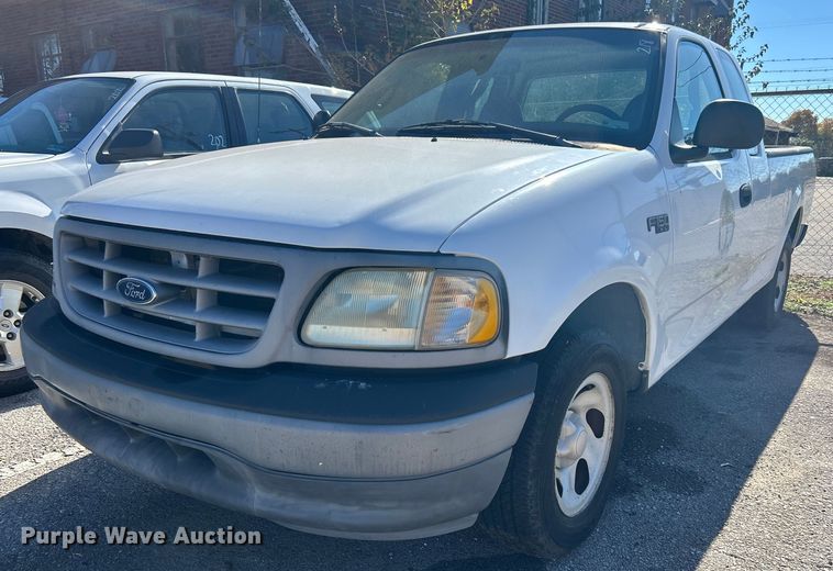 image for item OM9033 2002 Ford F150  SuperCab pickup truck