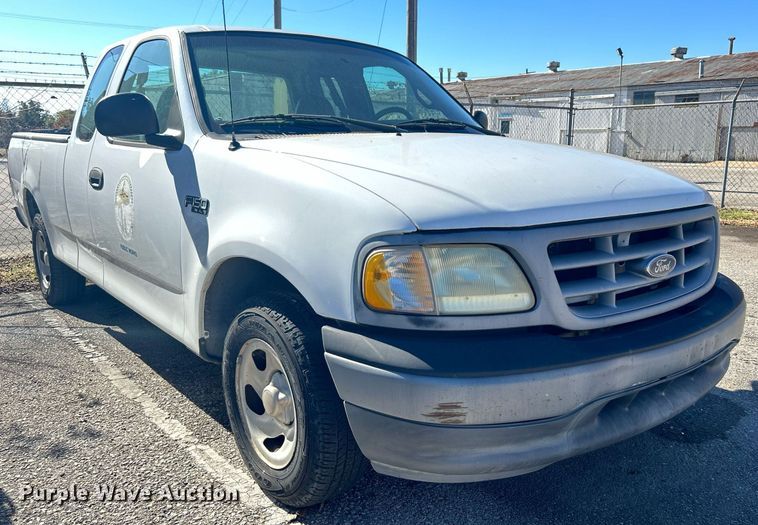 image for item OM9033 2002 Ford F150  SuperCab pickup truck