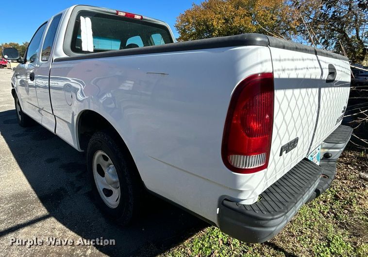 image for item OM9033 2002 Ford F150  SuperCab pickup truck