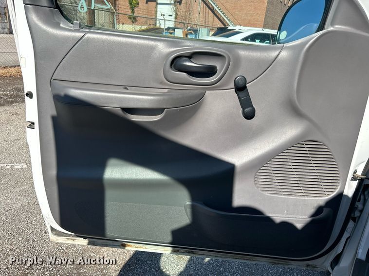 image for item OM9033 2002 Ford F150  SuperCab pickup truck