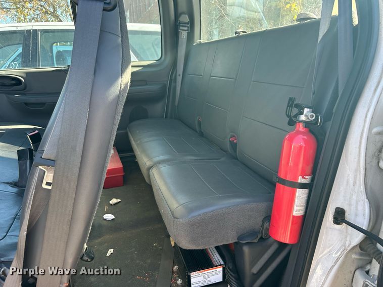 image for item OM9033 2002 Ford F150  SuperCab pickup truck