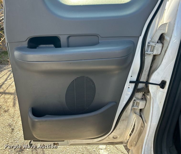 image for item OM9033 2002 Ford F150  SuperCab pickup truck