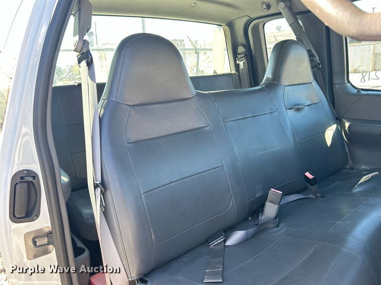 image for item OM9033 2002 Ford F150  SuperCab pickup truck